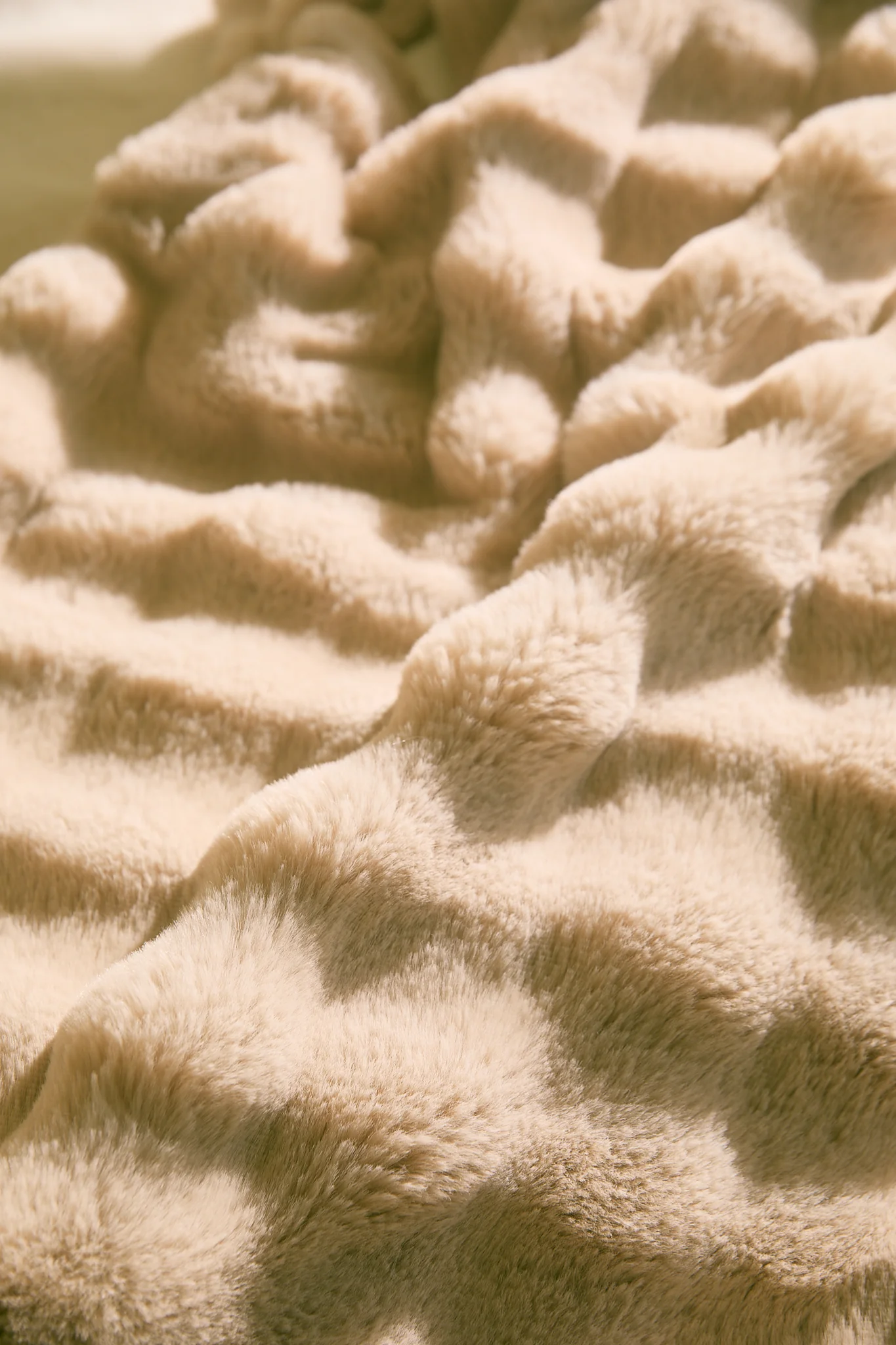 ErgoBoo Machine-Washable Electric Heated Blanket - Image 18