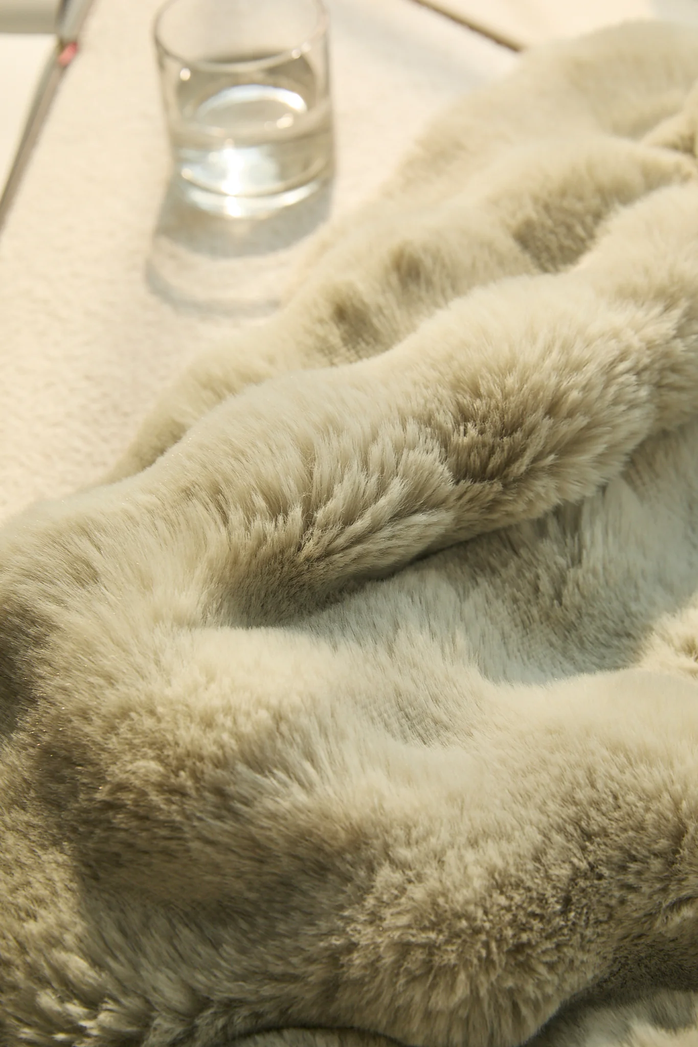 ErgoBoo Machine-Washable Electric Heated Blanket - Image 22